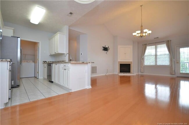 Building Photo - 4050 Bardstown Ct