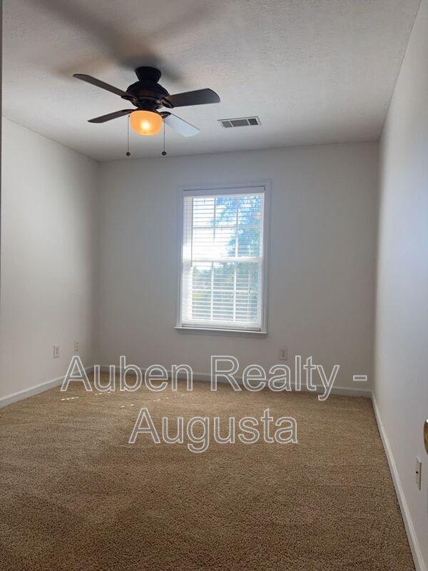 Building Photo - 901 McMillan Cir
