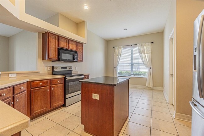 Building Photo - 20002 Heritage Point Dr