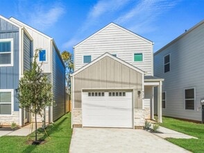 Building Photo - 714 W Dallas St