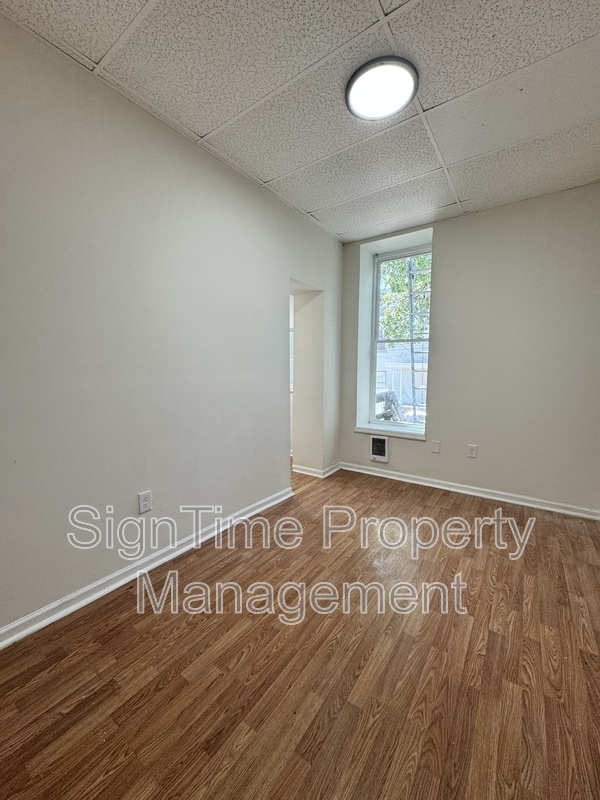 Building Photo - 40 N Conococheague St