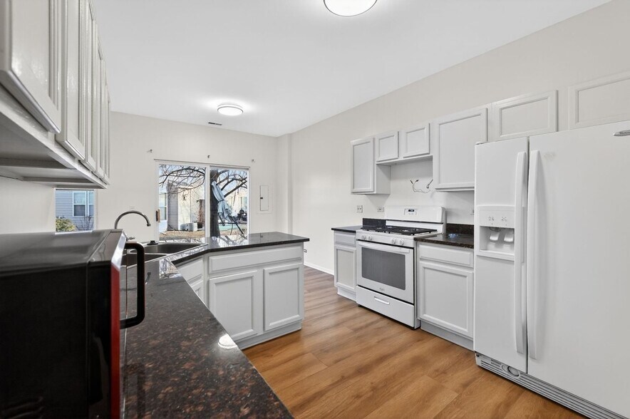 Building Photo - 708 Meadowridge Dr