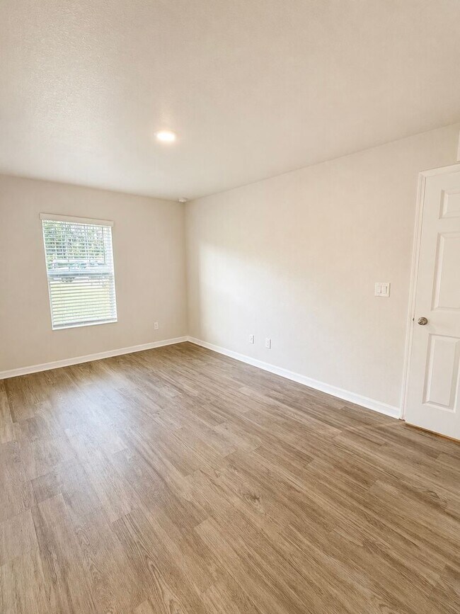 Building Photo - Move in Special + Pets Allowed