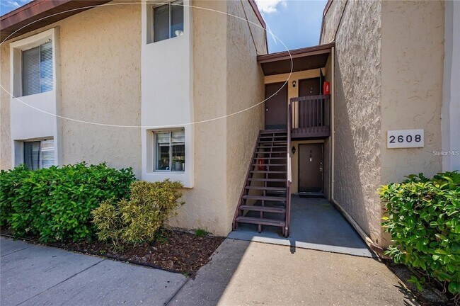 Building Photo - 2608 Hidden Lake Dr N