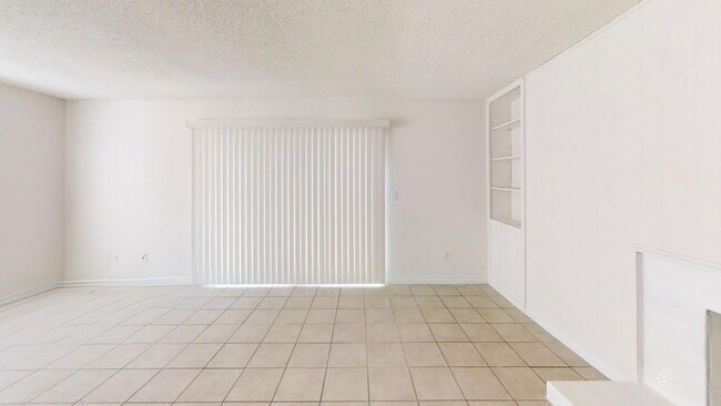 Building Photo - 14621 Del Amo Ave