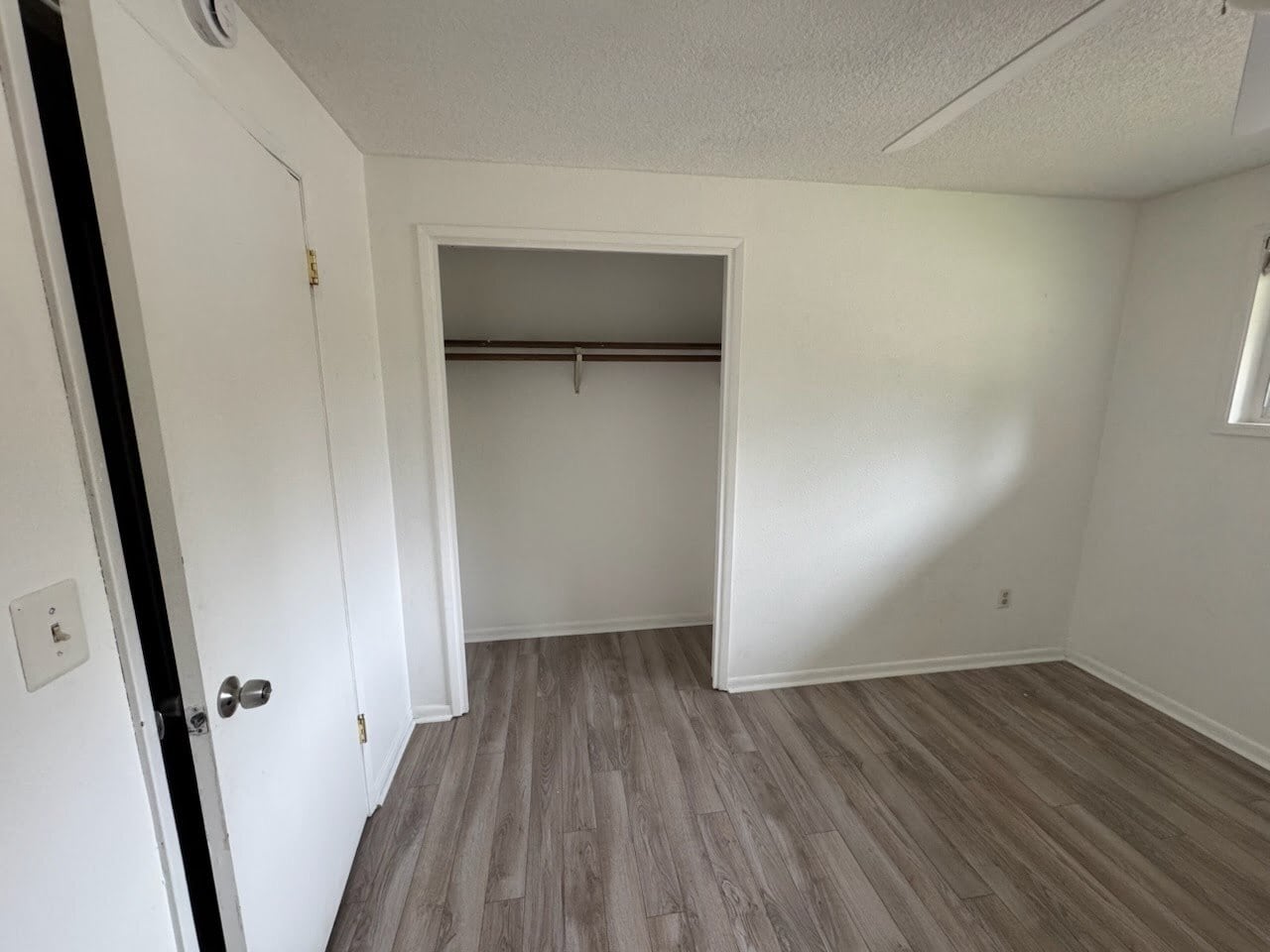 Building Photo - 1500 SE Eastwood Ct