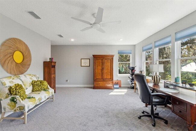 Building Photo - Luxury Living in exclusive and gated Oyste...