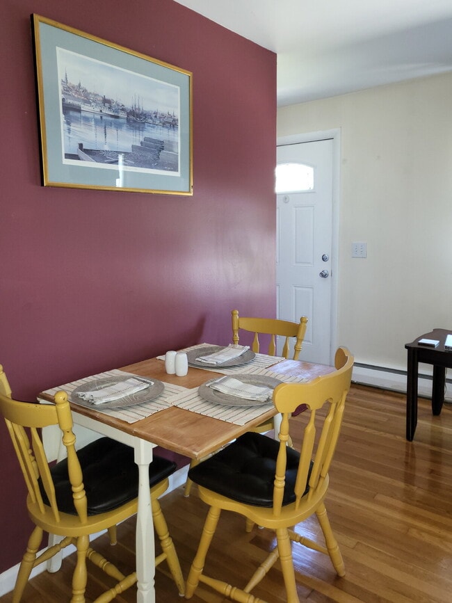 Building Photo - Fully Furnished Fairfax Street Home with O...