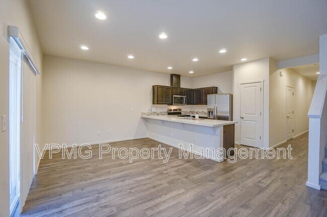 Building Photo - 2105 NE 118th Pl