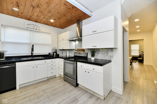 Building Photo - 1210 S Senate Ave