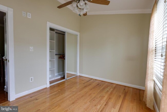 Building Photo - 43440 Postrail Square