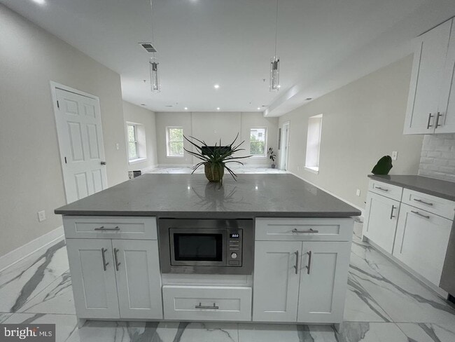 Building Photo - 8618 Jones Mill Rd