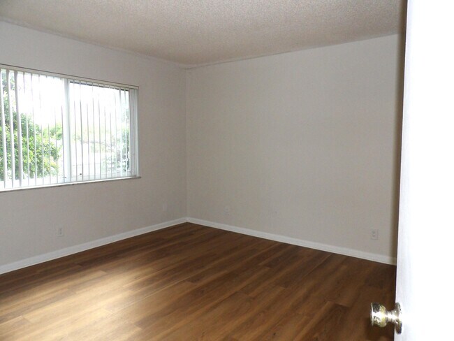 Building Photo - 1638 Embassy Dr