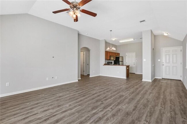 Building Photo - 907 Yabers Ct
