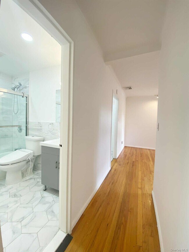 Building Photo - 25 Margaret Dr