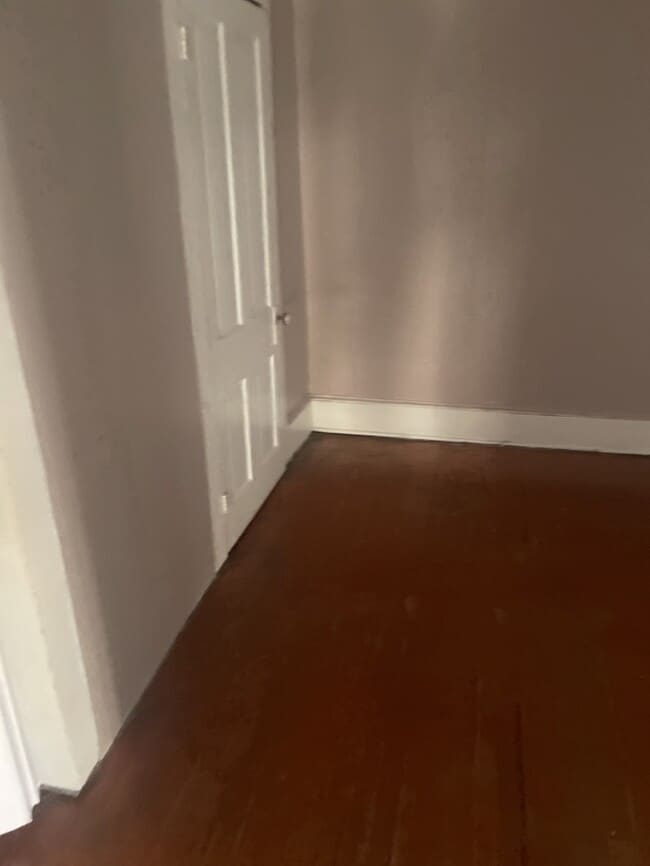 Building Photo - 3 Bedroom 1.5 Bathroom