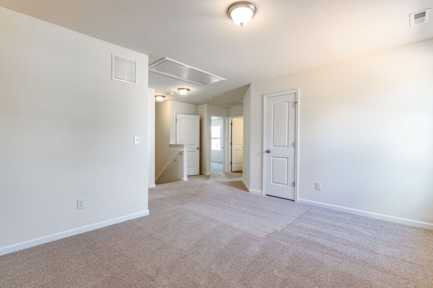 Building Photo - 3309 Slippery Elm Dr