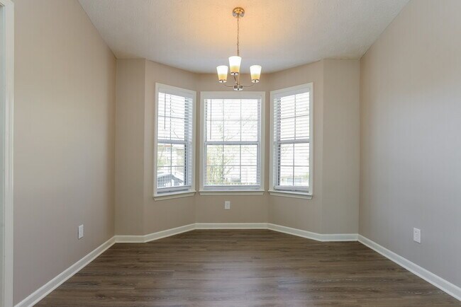 Building Photo - 3721 Riverside Pkwy