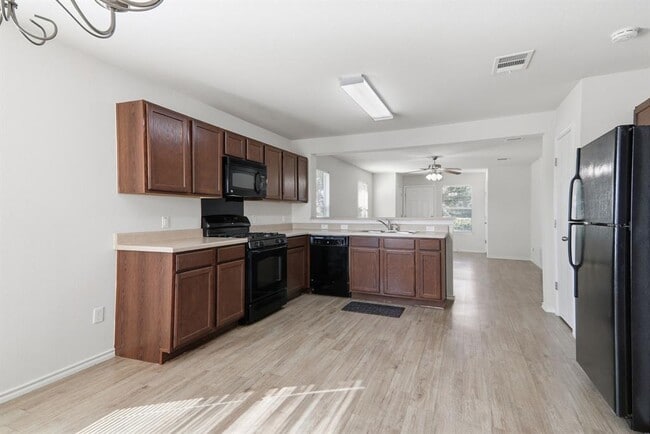 Building Photo - 177 Pebble Creek Ln