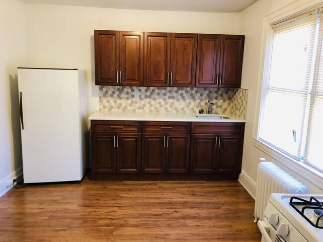Building Photo - 68 Glen Cove Ave