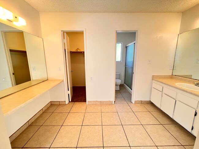 Building Photo - mg2624