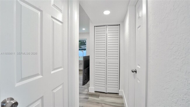 Building Photo - 1441 NE 154th Terrace