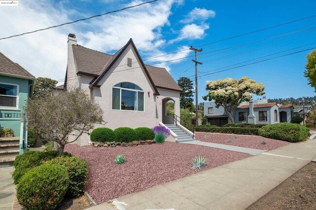 Building Photo - 1437 Portland Ave