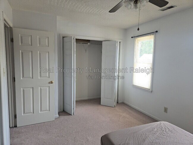Building Photo - 4130 Kaplan Dr