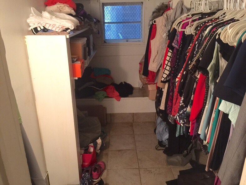 Building Photo - 5502 Loyola Ave