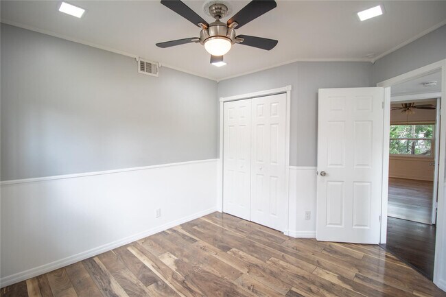 Building Photo - 8401 Royal Palm Blvd