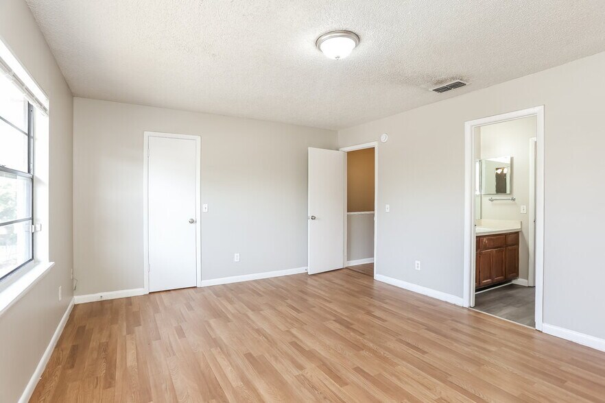 Building Photo - 7656 Arble Dr