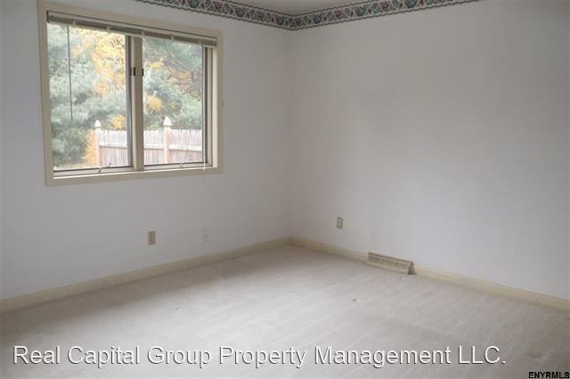 Building Photo - 3 br, 2 bath House - 7035 Suzanne Lane