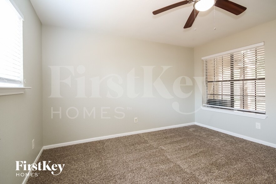 Building Photo - 2503 Silver Trumpet Dr