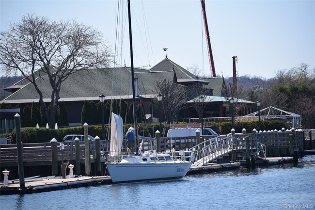 Building Photo - 3 Old Town Ln