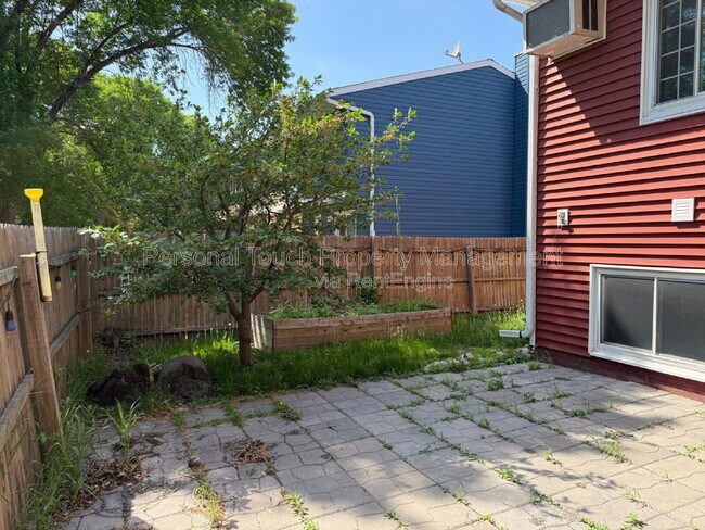 Building Photo - 2119 2nd Ave E