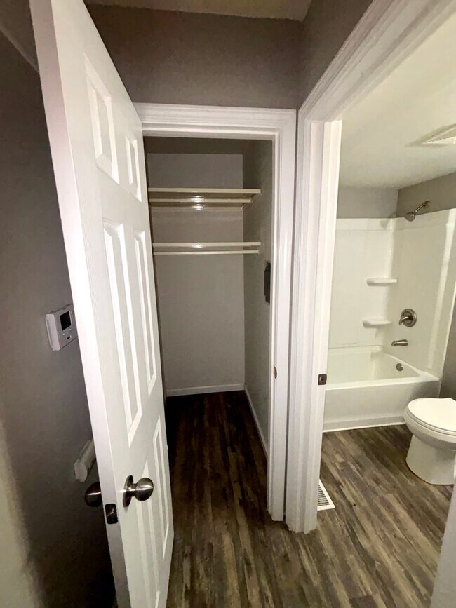 Building Photo - 100 Arlington Way