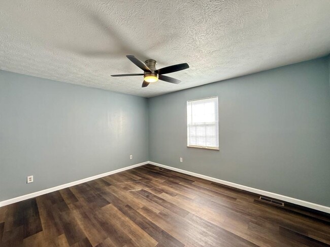 Building Photo - 275 Stone Dam Rd