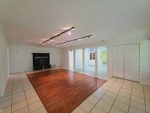 Building Photo - Spacious Country Home for Lease in Van, Texas!