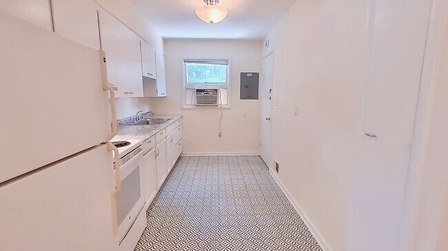 Building Photo - Great One Bedroom Unit Located In Multnoma...