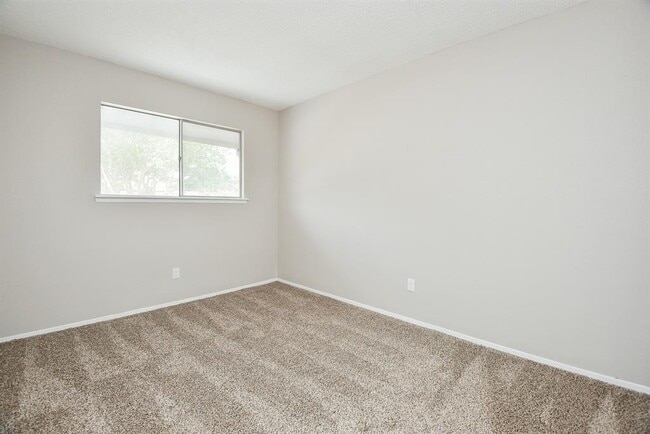 Building Photo - 5809 Village Forest Ct