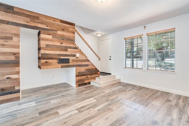 Building Photo - 1411 Gracy Farms Ln