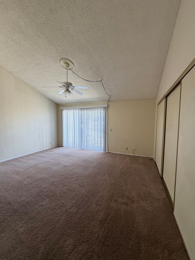 Building Photo - 1302 Gina Dr