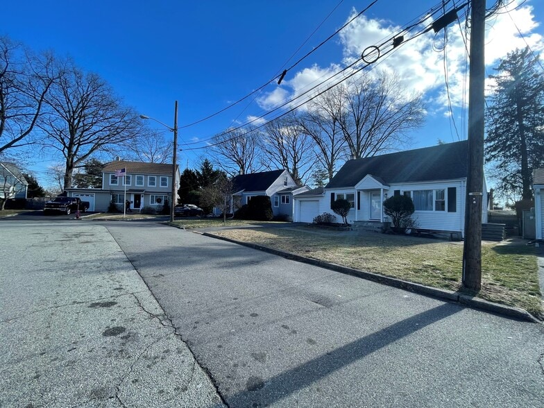 Street view - 11 Raymond Pl