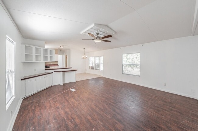Building Photo - 419 Wood River Rd