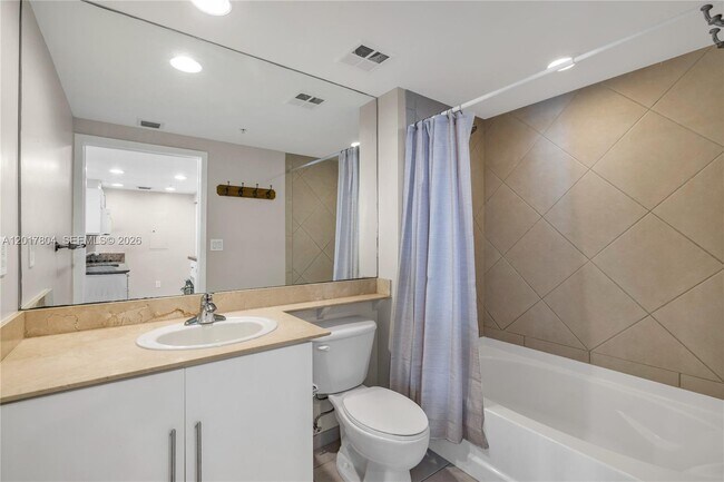 Building Photo - 335 S Biscayne Blvd