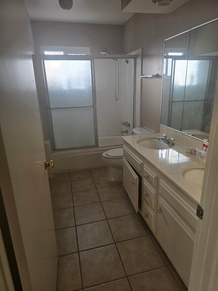 Building Photo - 6420 Pat Ave