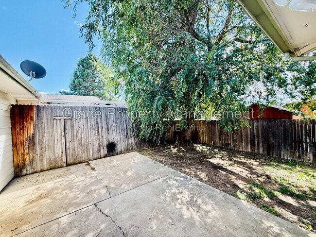 Building Photo - 405 S 28th Ln