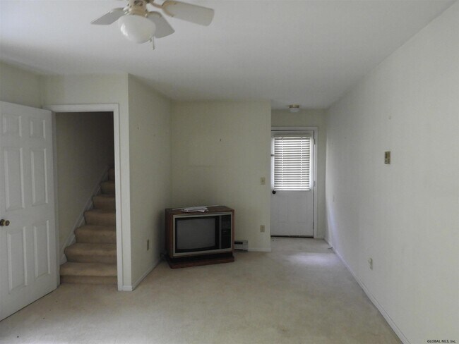 Building Photo - 401 Loudon Rd