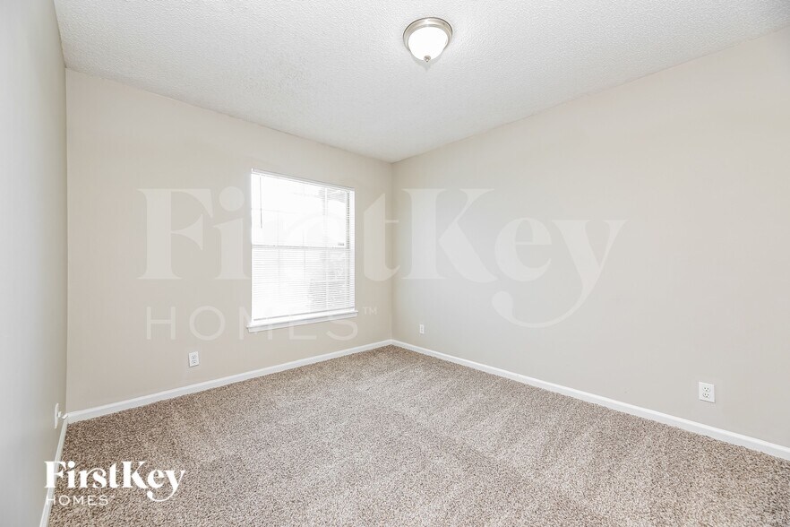 Building Photo - 12621 Ashmore Green Dr