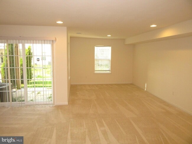 Building Photo - 532 Liam Pl